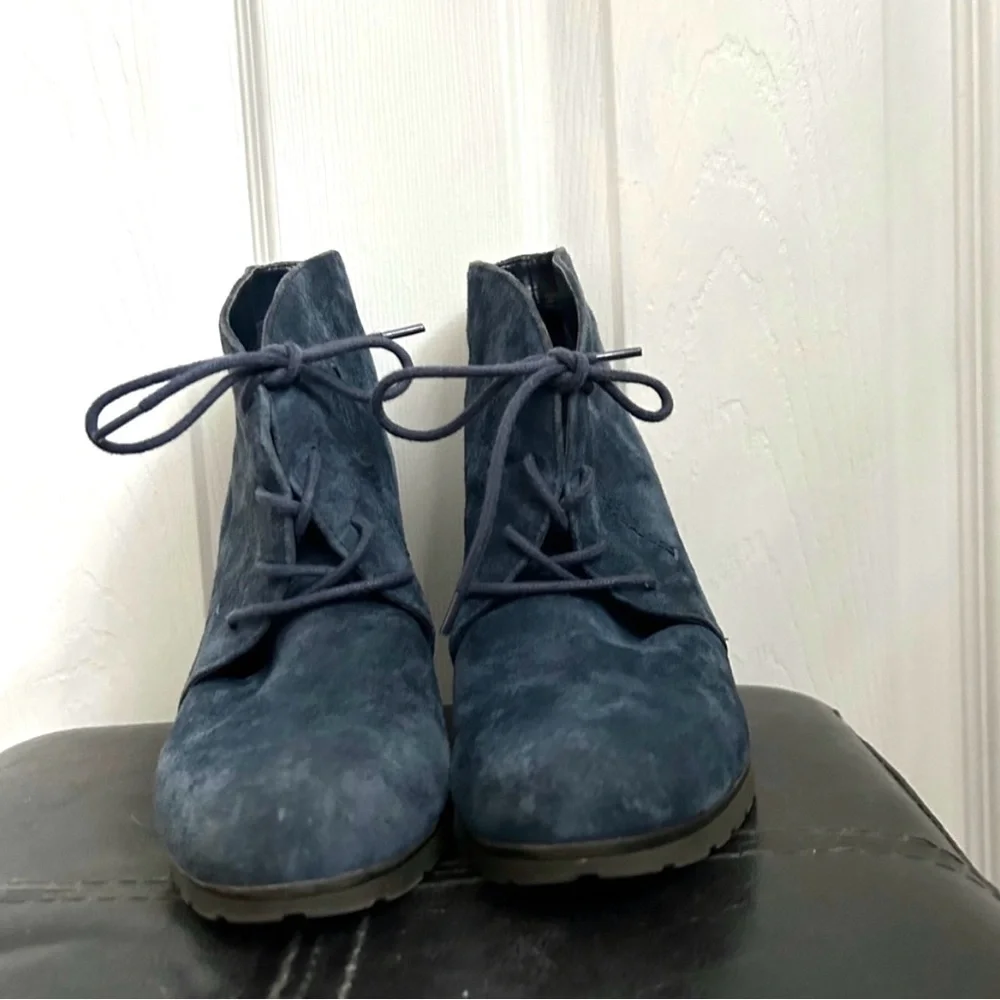 White Mountain Blue Suede Leather Ankle Tie-up Boots 71/2